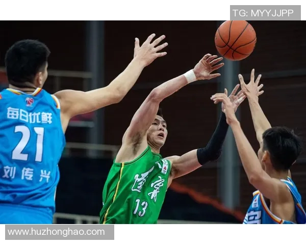 阿列克谢-施韦德带领球队斩获连胜,成为CBA新晋领袖 阿列克谢-施韦德带领球队斩获连胜,成为CBA新晋领袖