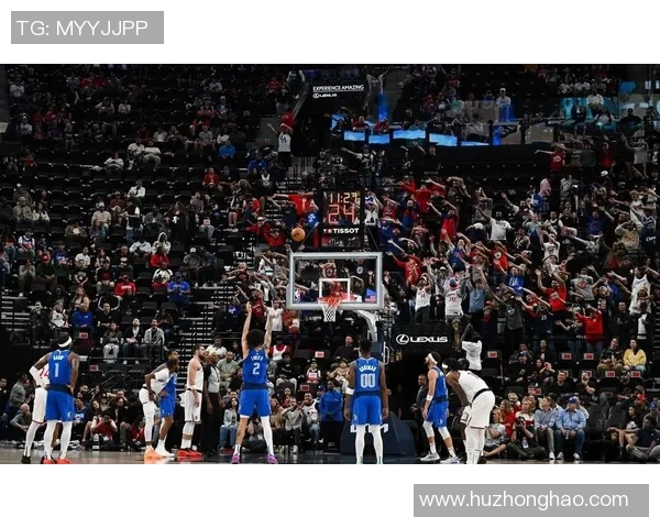 快船主场大胜独行侠,追平西部第二 快船主场大胜独行侠,追平西部第二